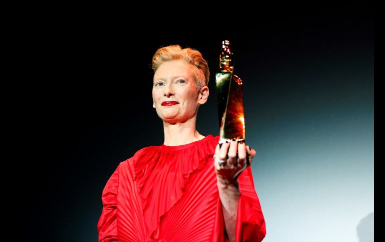 La actriz inglesa Tilda Swinton recibe el Gran Premio Honorífico, durante la 51 edición del Festival de Cine Fantástico de Sitges en Barcelona. EFE/A. García