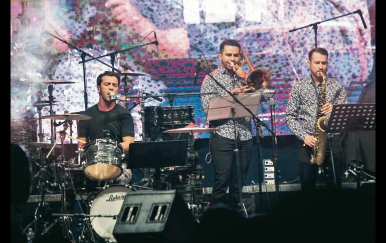 Gepe. El cantautor chileno llenó de folclor el RMX 212, con acordes de charango y arpa, con músicos tapatíos como invitados.