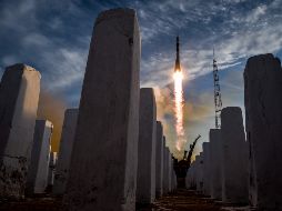 El lanzamiento estaba programado para el 20 de diciembre, pero fue adelantado este lunes para garantizar una presencia permanente de astronautas en el EEI. AFP / K. Kudryavtsev