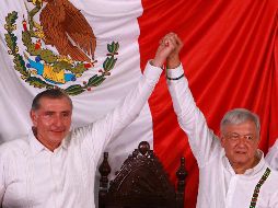 En la imagen Adán Augusto López Hernández, nuevo gobernador de Tabasco y el Mandatario Andrés Manuel López Obrador. NTX / F. Estrada