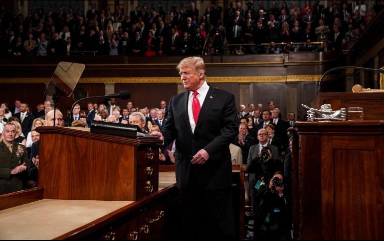Donald J. Trump (c), llega este martes para pronunciar su segundo discurso sobre el Estado de la Unión, en el Capitolio en Washington. EFE/D. Mills