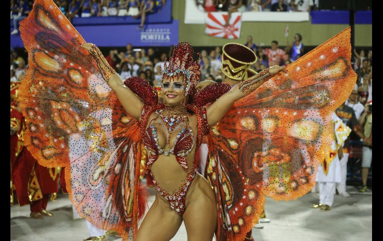 Viviane Araujo, la reina de batería de Salgueiro, en la primera jornada del desfile de escuelas en el carnaval de Río de Janeiro.