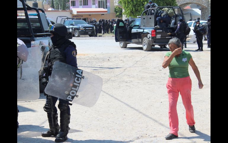 Miembros de las fuerzas armadas tomaron este miércoles la plaza principal de la población de Santa Rosa de Lima.