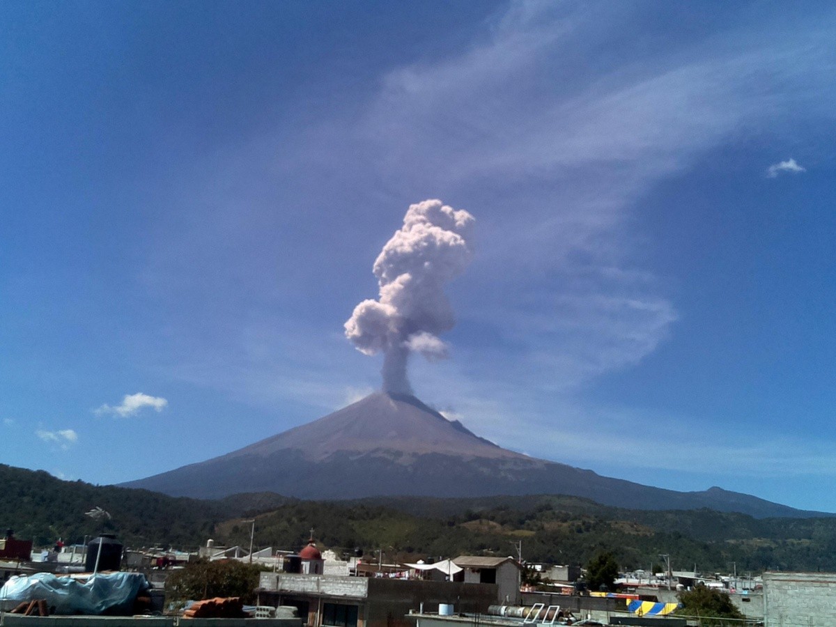  Reportan una nueva explosión en el Popocatépetl