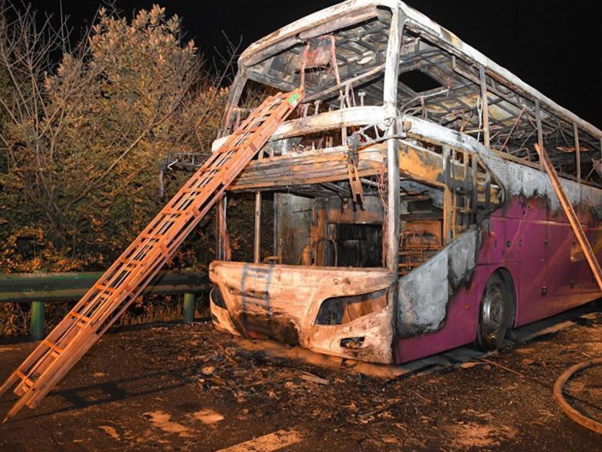  Mueren 26 personas en incendio de autobús en China