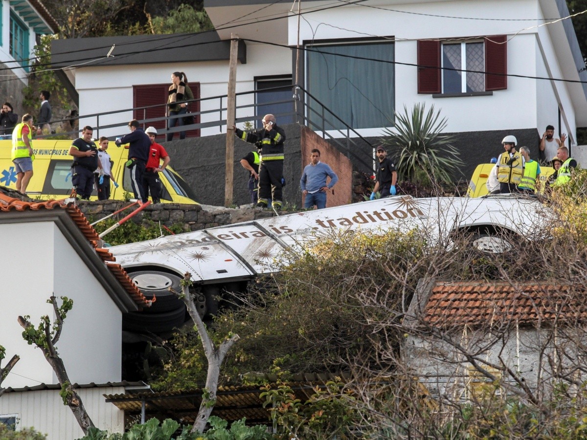  Accidente de autobús turístico en Portugal deja 28 muertos