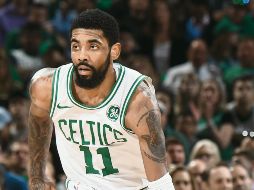 Kyrie Irving aportó 37 puntos para poner arriba a los Celtics en la serie. AFP / B. Babineau
