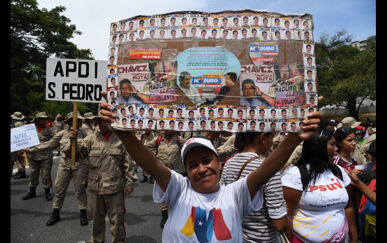 Simpatizantes de Maduro también se manifiestan por el 1 de Mayo. AFP/Y. Cortez