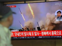 Una televisión en Seúl muestra un programa que habla sobre el lanzamiento de este jueves. El presidente sudcoreano cree que es pronto para saber si Corea del Norte violó sanciones. AFP/Jung Y.