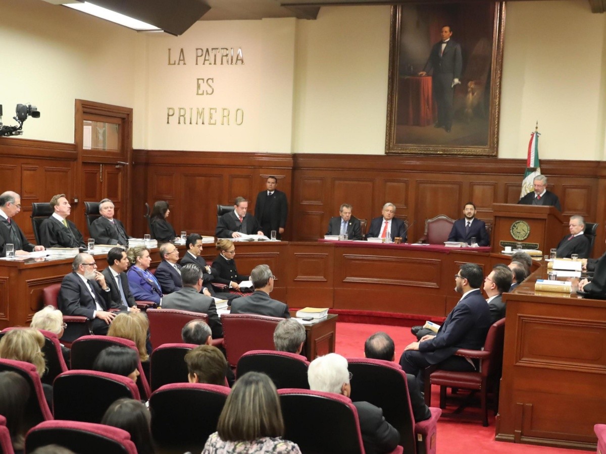  López Obrador justifica a SCJN salario de 108 mil al mes