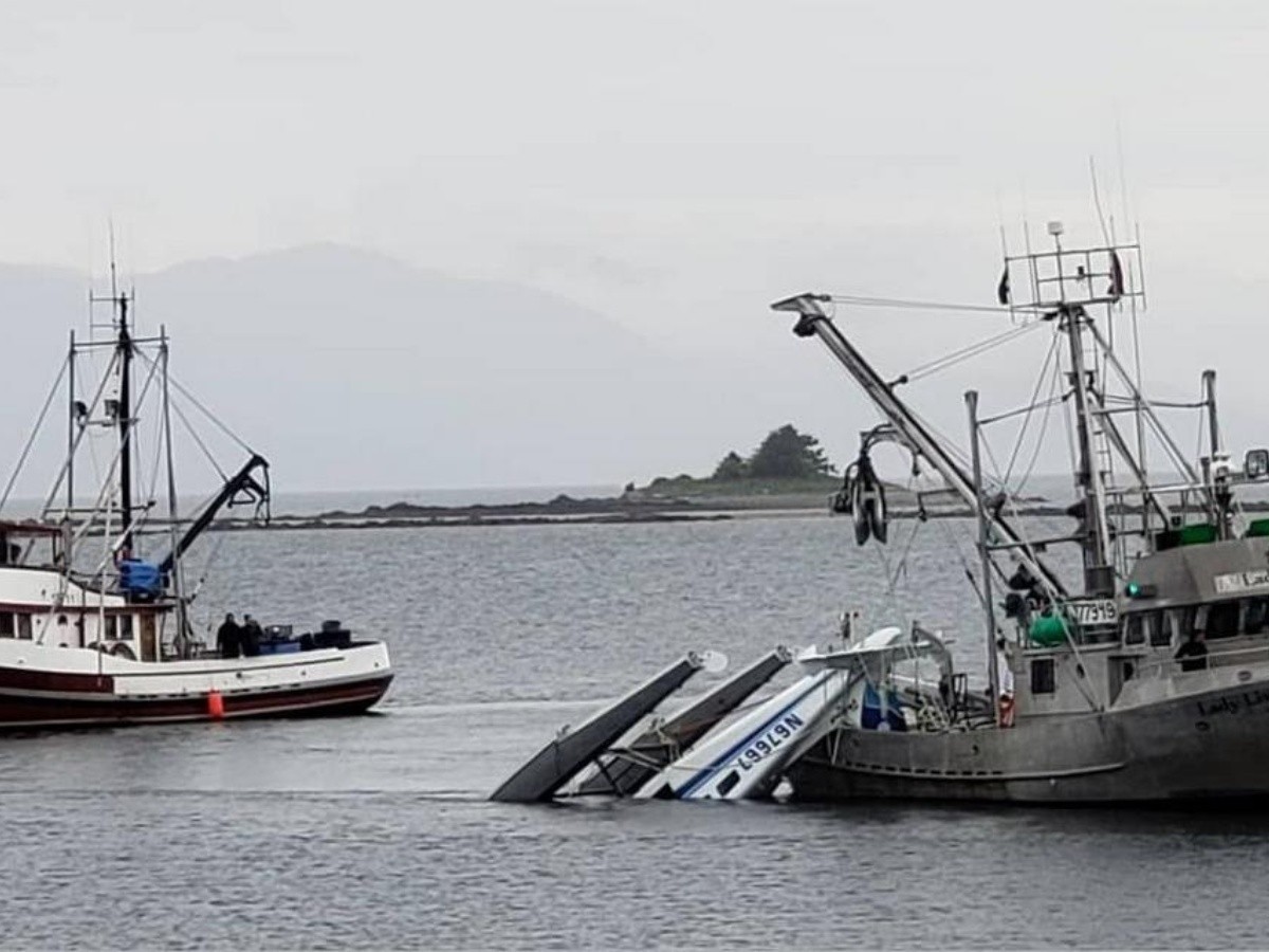  Mueren dos personas tras estrellarse un hidroavión en Alaska