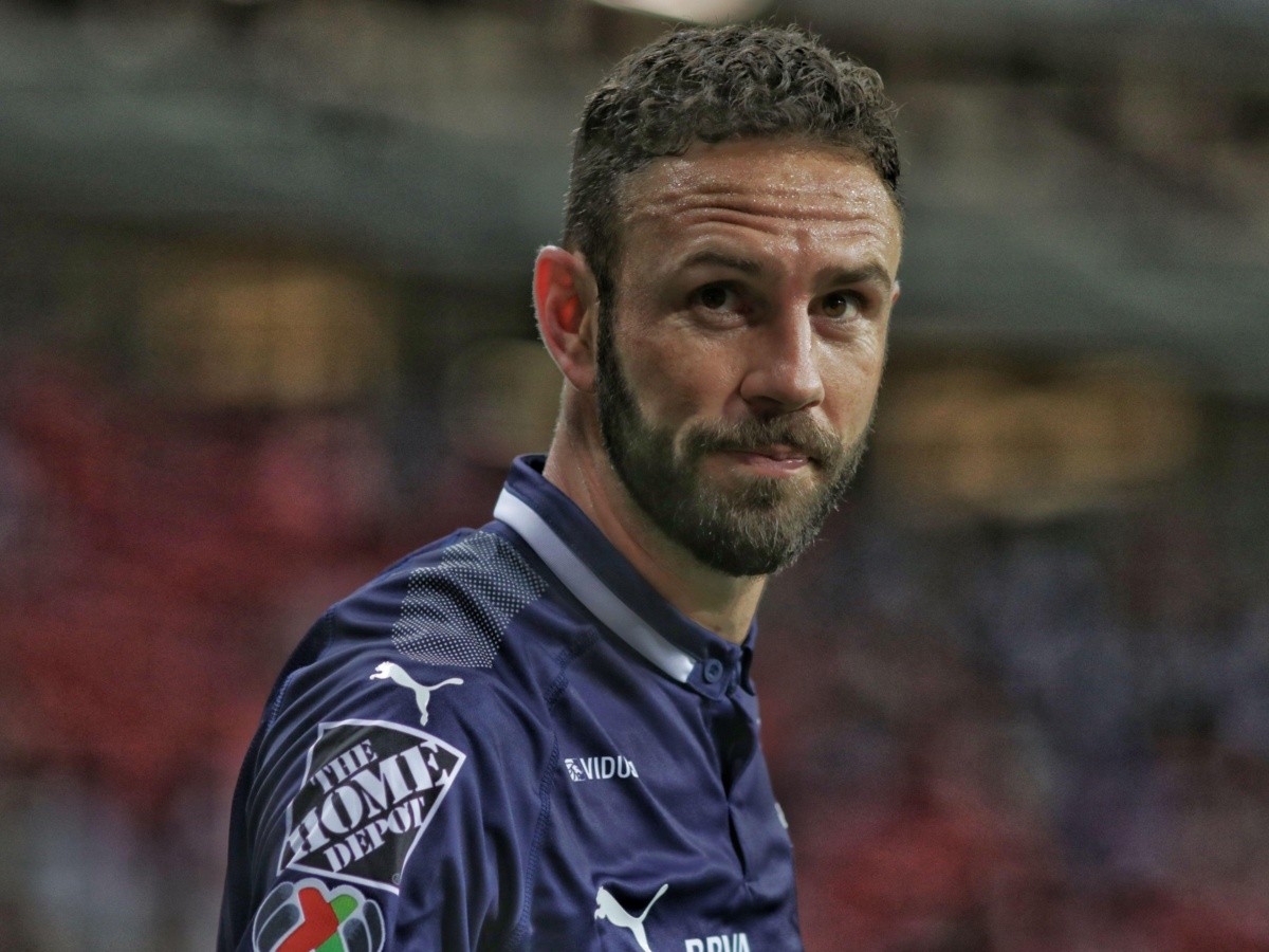  ''Yo no jugaría con Chivas'', afirma Miguel Layún