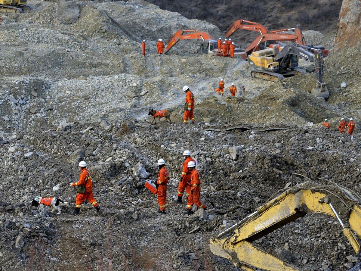  Mueren 36 personas tras el derrumbe de una mina en el Congo