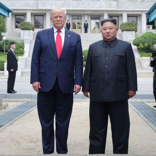 Crítica demócrata y cautela republicana ante la polémica cita de Kim y Trump