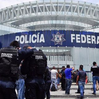 Quienes dirigen a policías inconformes no trabajan en la PF: López Obrador
