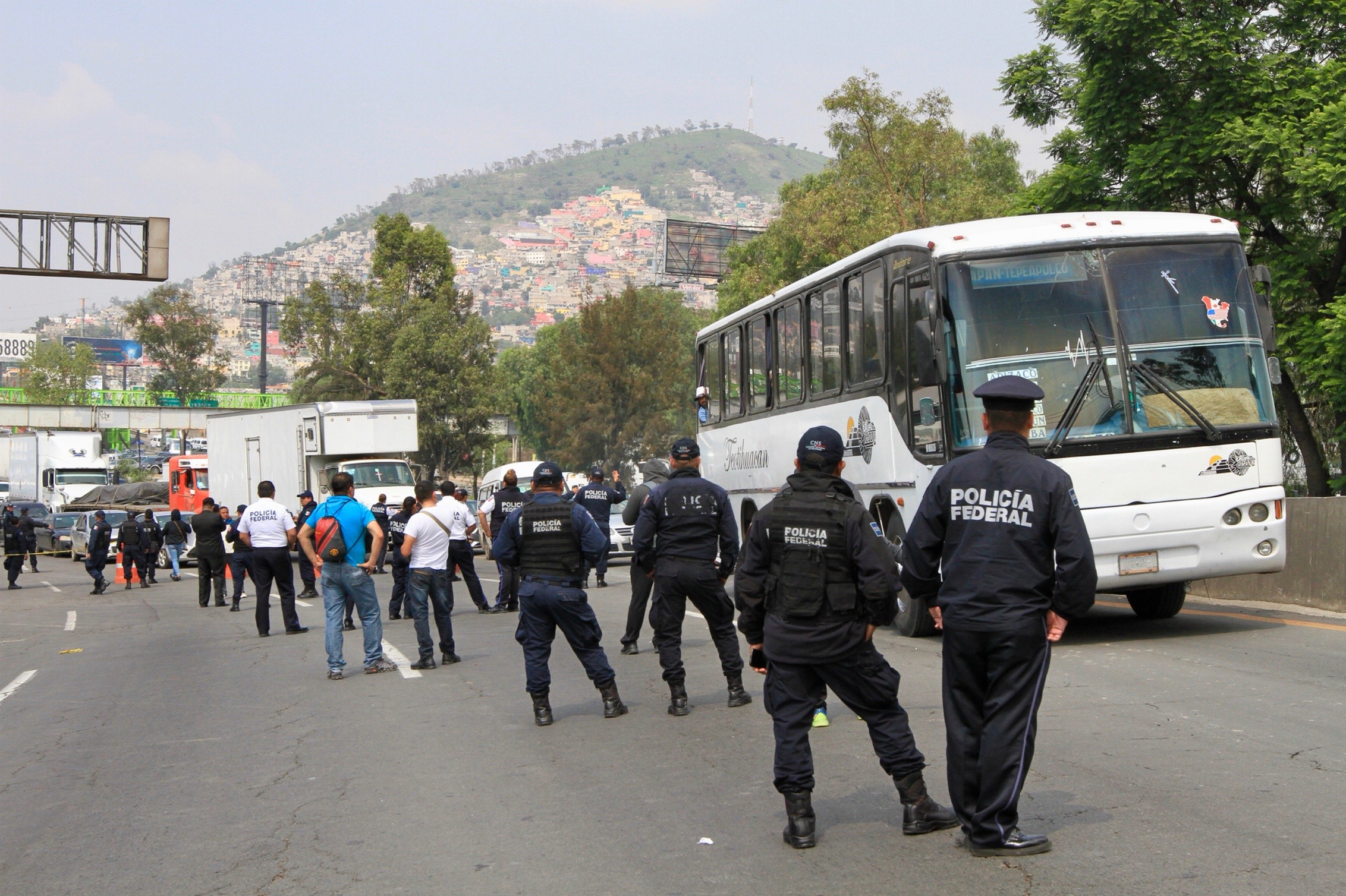 Policías Federales Bloquean Autopista México-Pachuca | El Informador