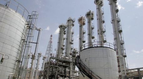 Irán confirmó este lunes que alcanzó un nivel de enriquecimiento de uranio del 4.5 %, con lo que supera el máximo permitido en el pacto nuclear firmado en 2015. AFP/A. Kenare