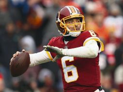 Lo último que Mark Sánchez hizo en la NFL fue una actuación de seis pases completos para 38 yardas y un par de intercepciones con los Redskins. AFP