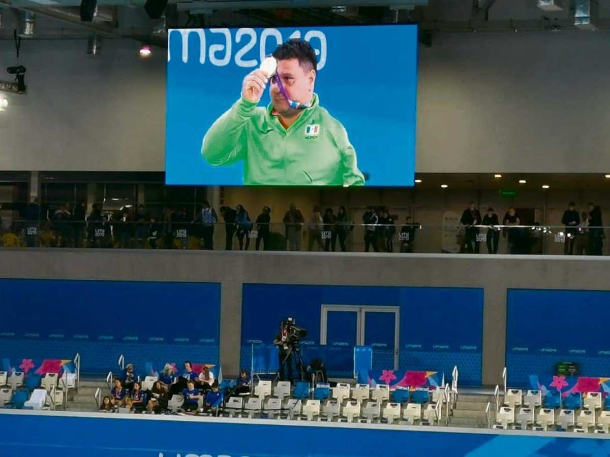  Arnulfo Castorena continúa cosechando medallas en Lima