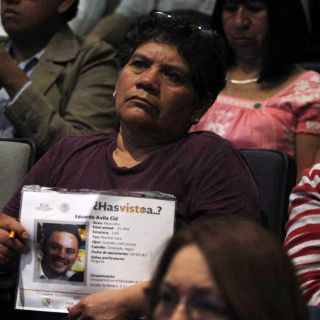 Familiares de personas desaparecidas protestan en Palacio Nacional