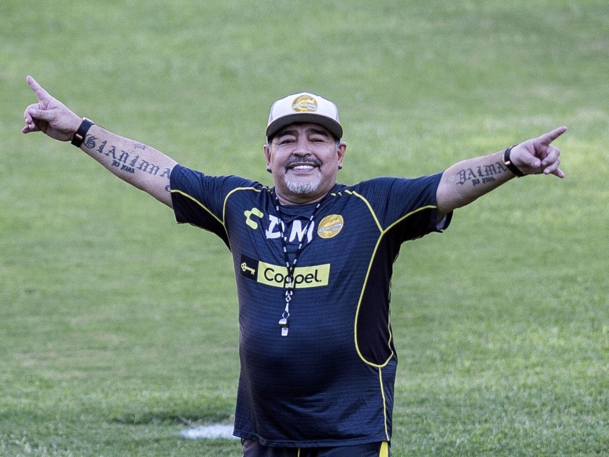  Maradona dirigirá a Gimnasia y Esgrima La Plata hasta mediados de 2020
