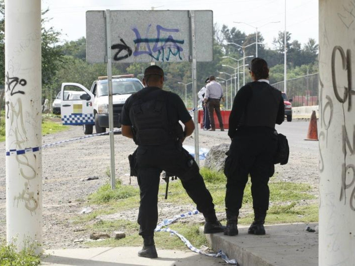  Hombre muere por lanzarse de taxi para no pagar en Edomex