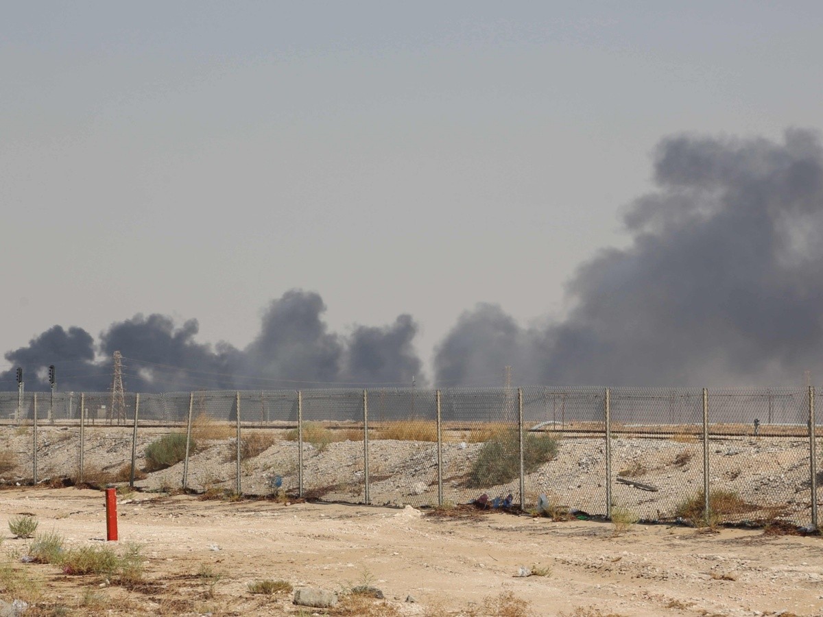  Drones de rebeldes yemeníes atacan instalaciones petroleras en Arabia Saudita