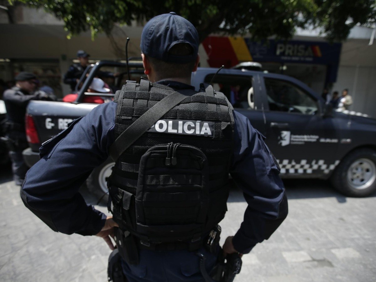  Indagan muerte de hombre hallado en canal de Ciudad de México