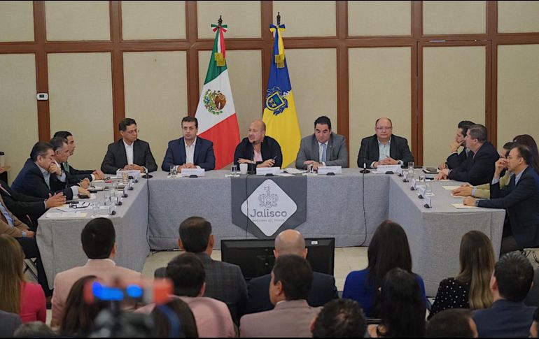 Durante su discurso el Gobernador de Jalisco, Enrique Alfaro, promete avanzar del lugar quinto al tercer lugar en materia de mejora regulatoria a nivel estatal. ESPECIAL/ Gobierno de Jalisco