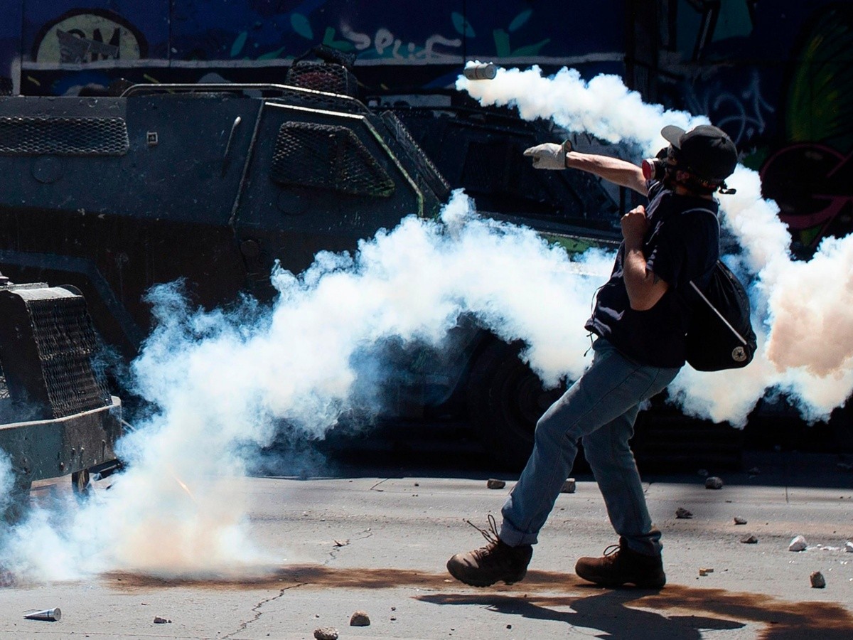  Aumenta a 15 el número de muertos por las protestas en Chile