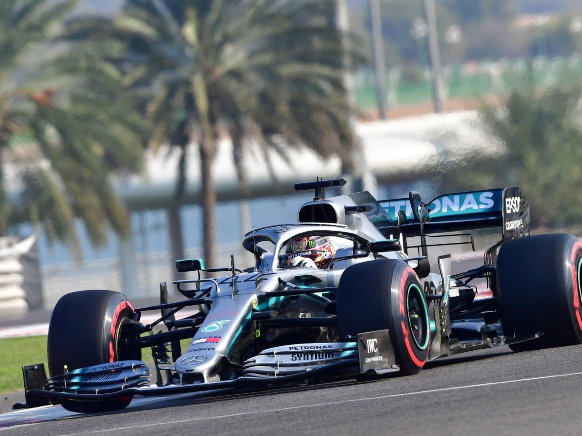  Lewis Hamilton logra la ''pole'' en Abu Dhabi