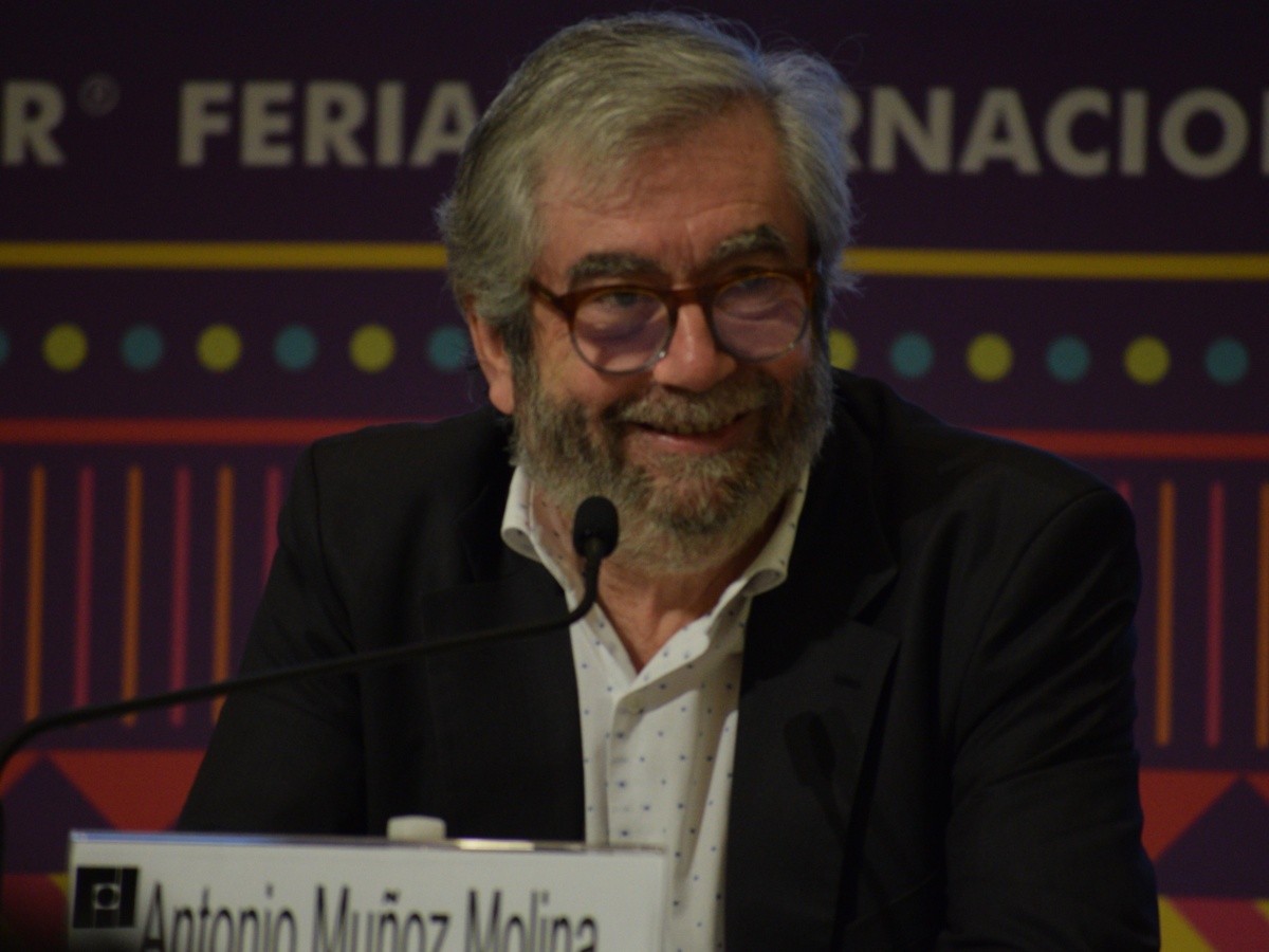  Antonio Muñoz Molina comparte sus memorias en la FIL