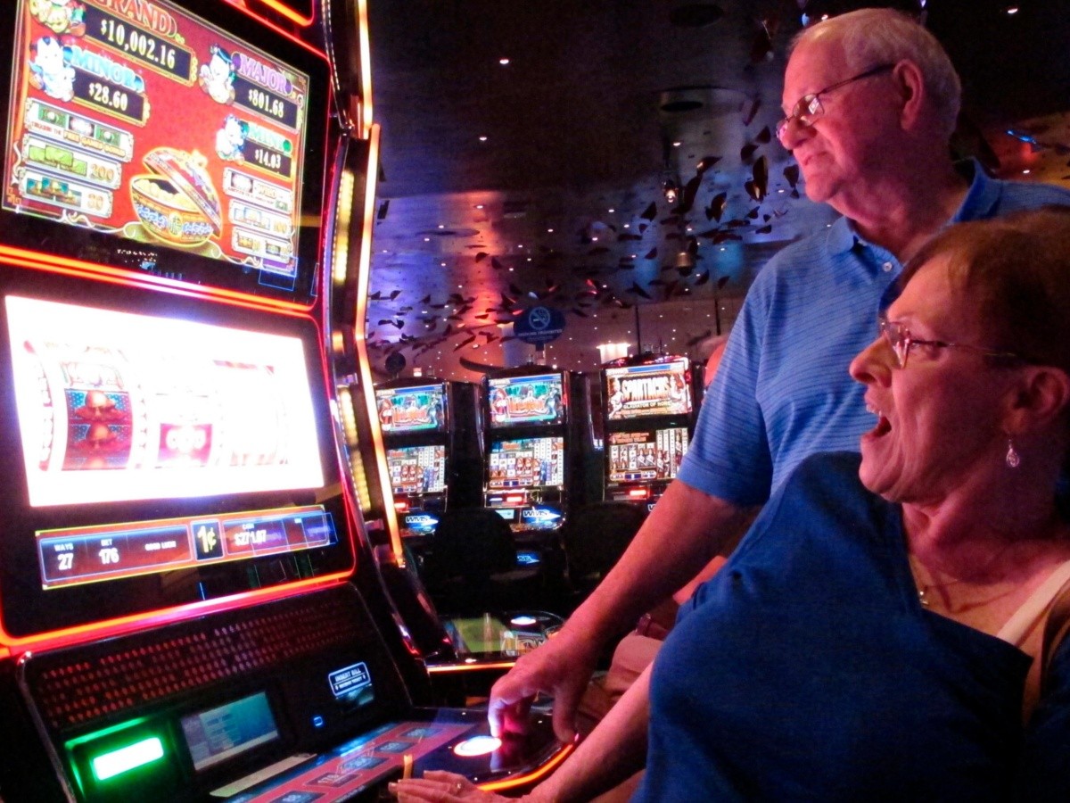  Morena plantea regular el funcionamiento de casinos en el país