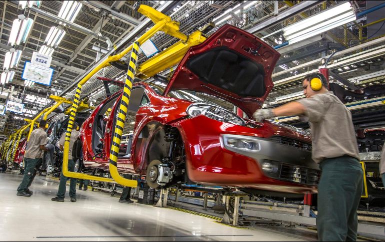 El sector productivo colocó 104 mil 832 unidades con respecto a los 111 mil 498 autos vendidos en enero de 2019. NTX / ARCHIVO
