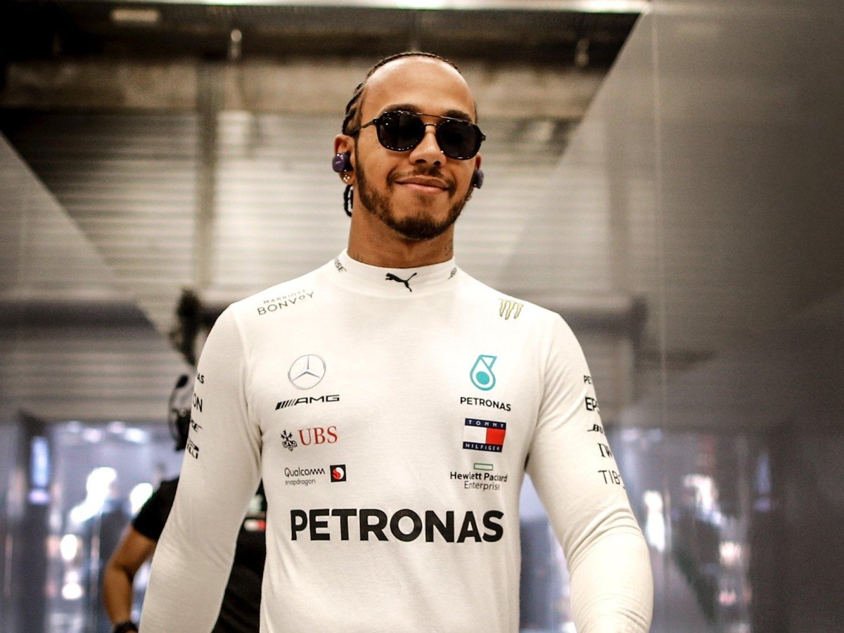 Mercedes espera definir futuro de Lewis Hamilton en febrero