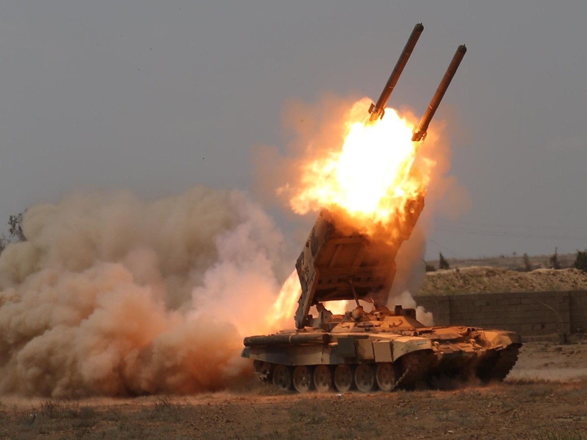  Atacan con cohetes una base iraquí que alberga tropas de EU