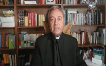 Sacerdotes de Querétaro repartirán bendiciones a bordo de helicóptero | El  Informador