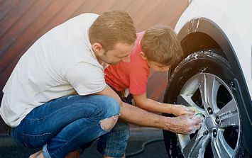 Cómo limpiar neumáticos y rines