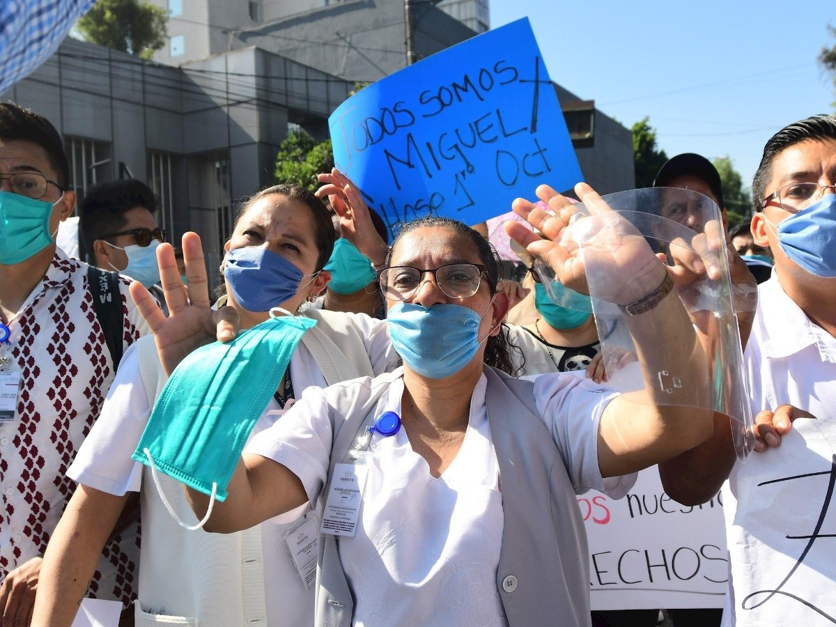  Personal del ISSSTE en Ciudad de México protesta y denuncia contagios