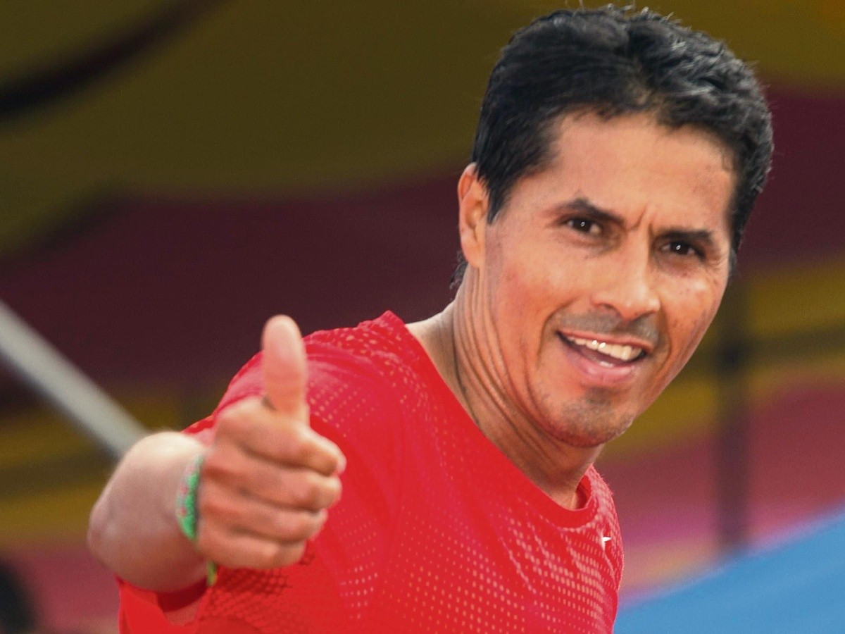  Germán Silva corre maratón en casa para apoyo al sector salud