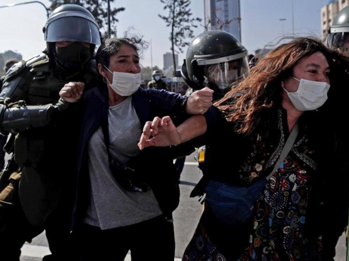  Al menos 57 detenidos en Chile tras manifestaciones por el Día del Trabajo