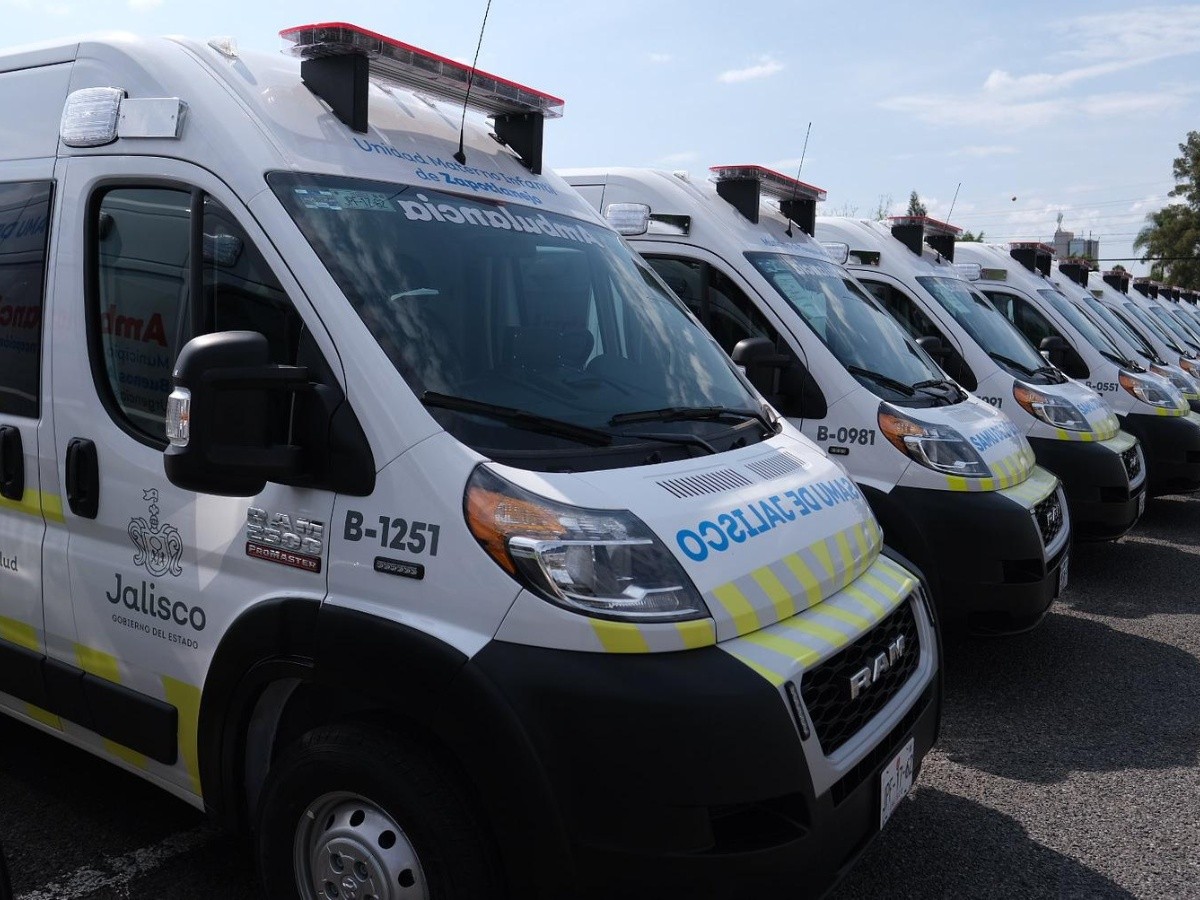  Concluye entrega de ambulancias a municipios