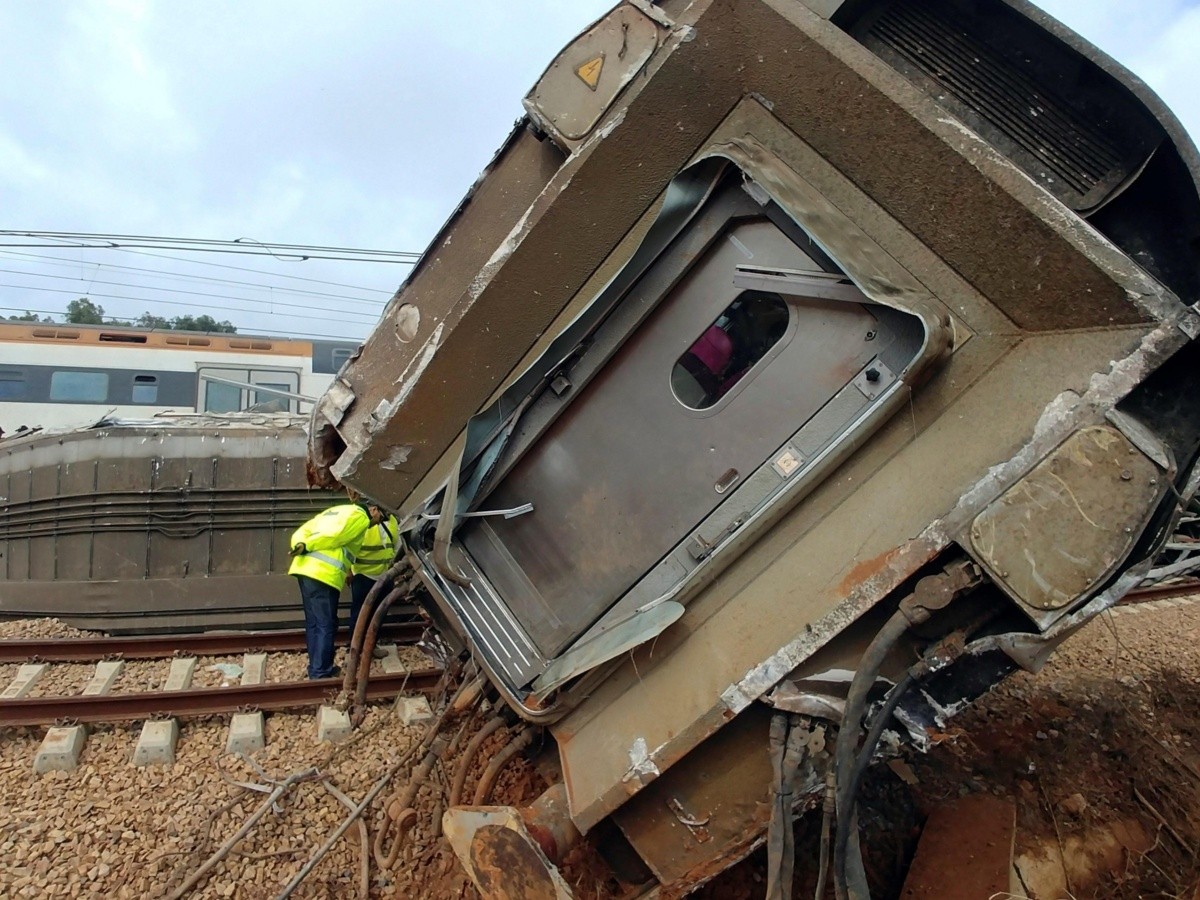  Accidente de tren en Portugal deja al menos un muerto y decenas de heridos