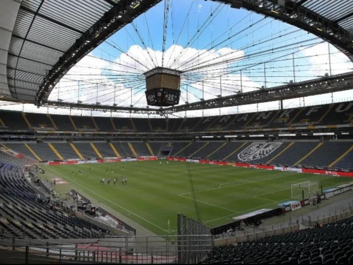  Médicos rechazan regreso de aficionados a los estadios en Alemania