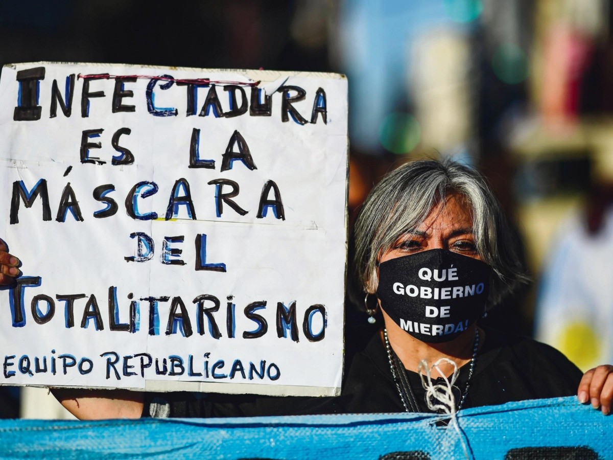  En Argentina protestan contra extensión de la cuarentena