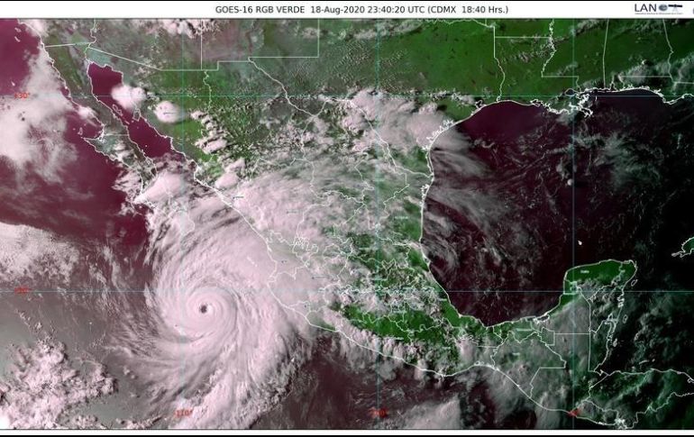El ciclón se localiza 450 kilómetros al sur-sureste de Cabo San Lucas y 475 kilómetros al oeste de Manzanillo. ESPECIAL/SMN