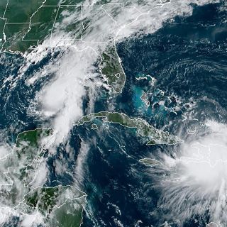 Tormenta tropical "Marco" se convierte en huracán