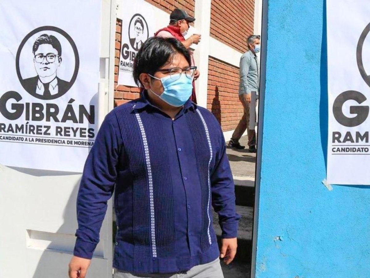 Gibrán Ramírez ofrece piso parejo en Morena | El Informador