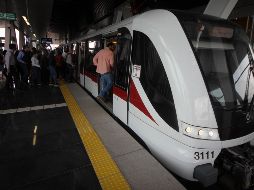 La falla se registró el sábado a las 12:54 horas y provocó que cuatro trenes que circulaban en el viaducto 2 se detuvieran. EL INFORMADOR/F. Atilano