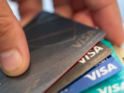 Las compras a crédito se ven impulsadas por beneficios como meses sin intereses, puntos, premios, millas y descuentos. AP/J. Kane